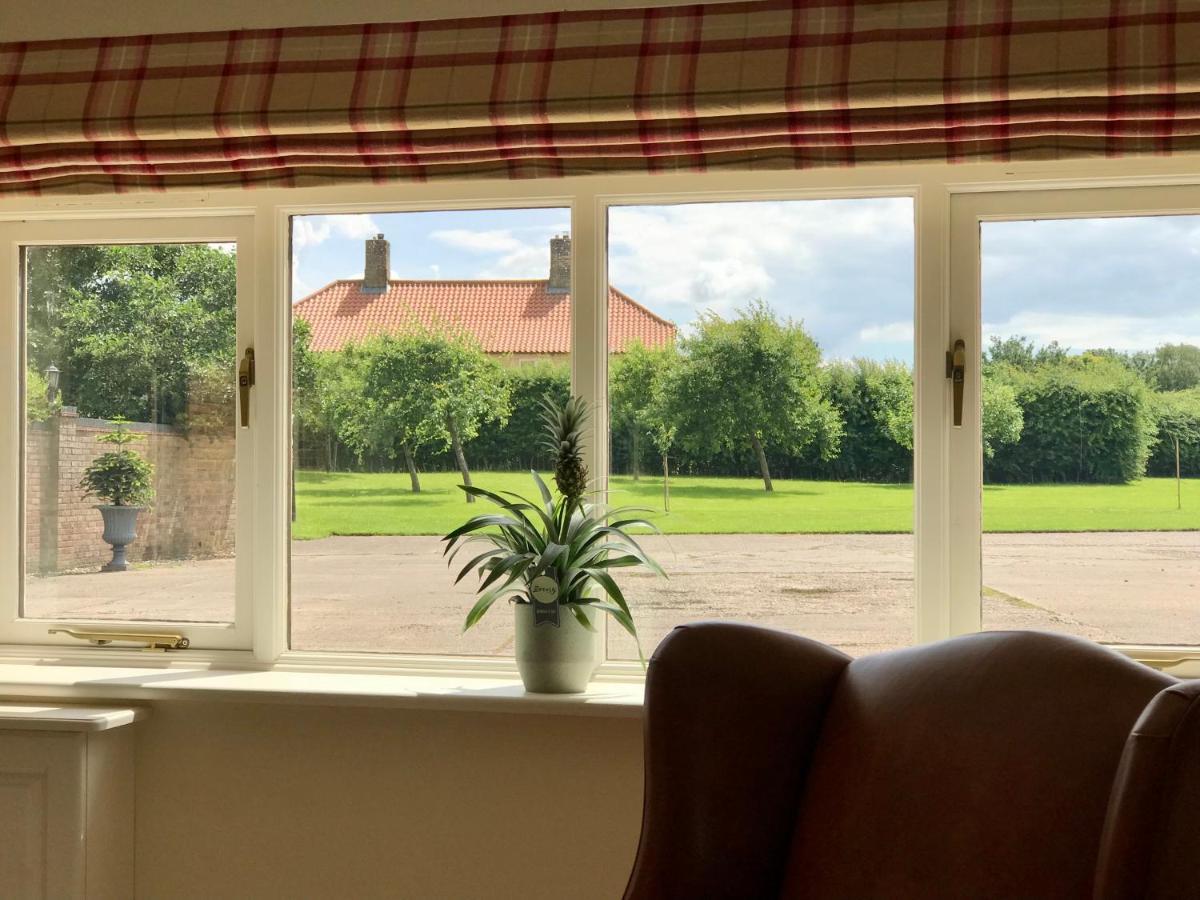 Charming Hen Cottage Countryside Retreat Lincoln Newball Eksteriør billede