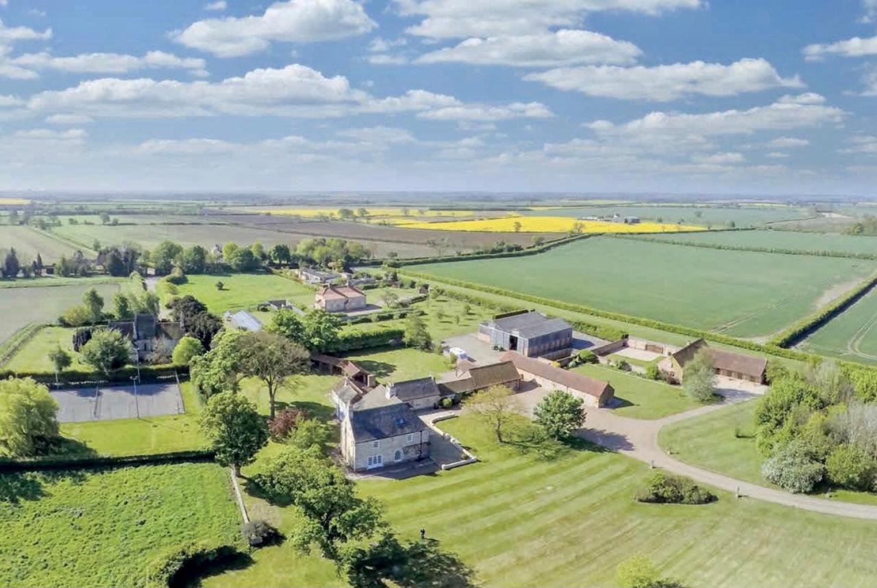 Charming Hen Cottage Countryside Retreat Lincoln Newball Eksteriør billede