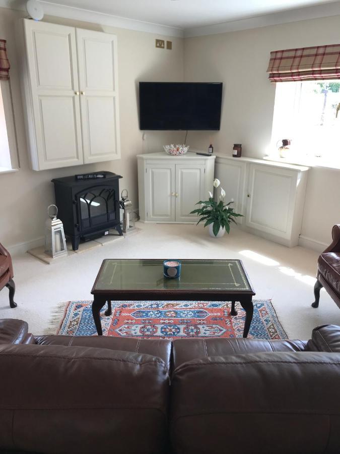 Charming Hen Cottage Countryside Retreat Lincoln Newball Eksteriør billede