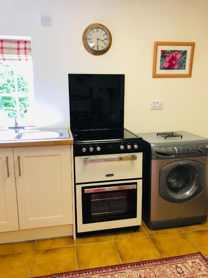 Charming Hen Cottage Countryside Retreat Lincoln Newball Eksteriør billede