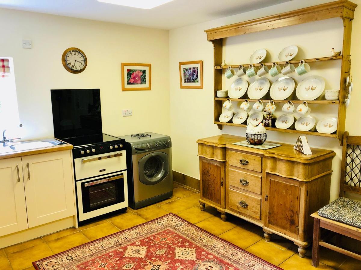 Charming Hen Cottage Countryside Retreat Lincoln Newball Eksteriør billede