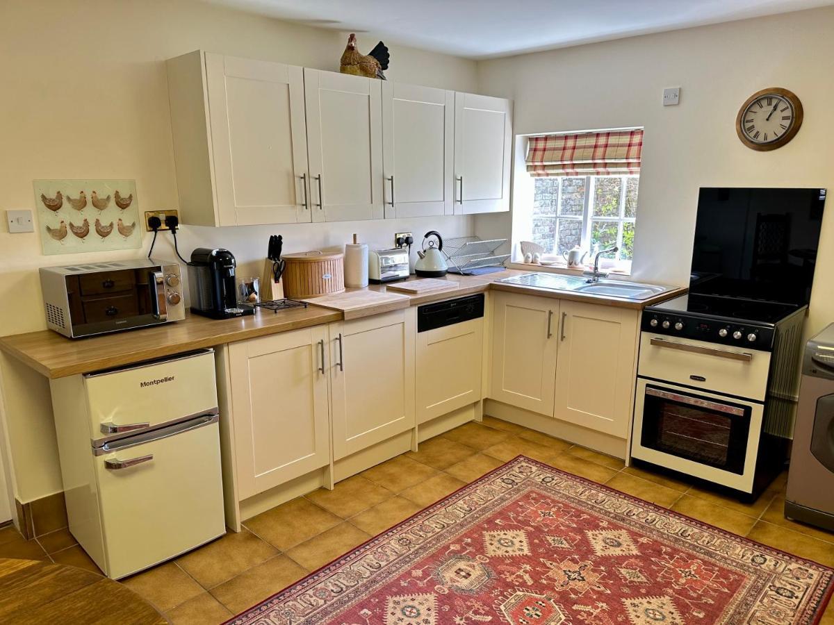 Charming Hen Cottage Countryside Retreat Lincoln Newball Eksteriør billede