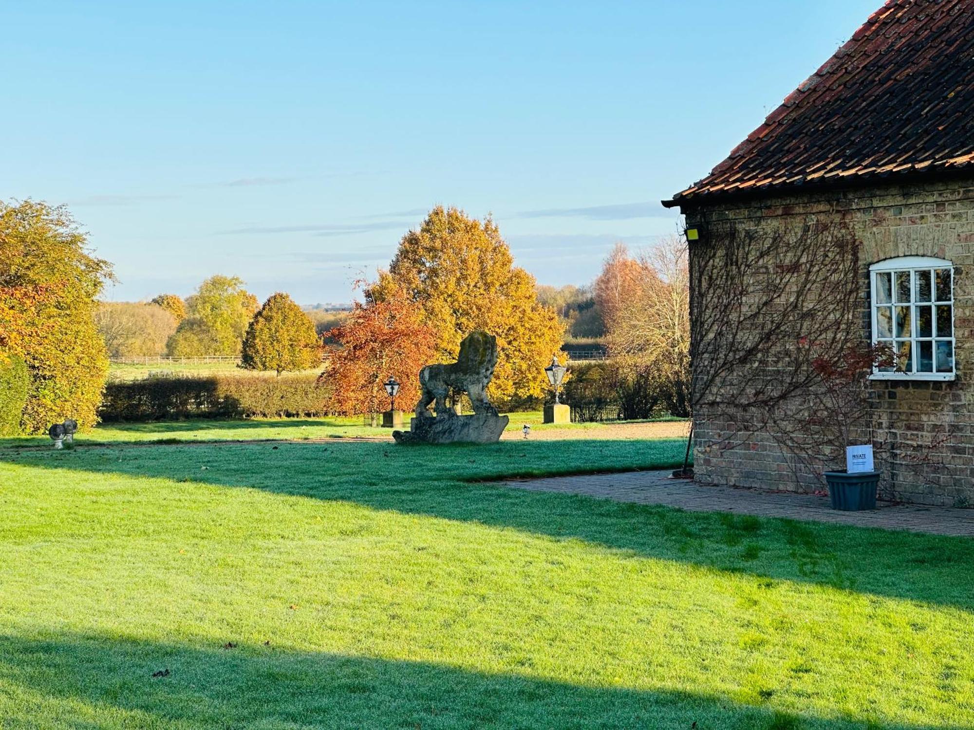Charming Hen Cottage Countryside Retreat Lincoln Newball Eksteriør billede